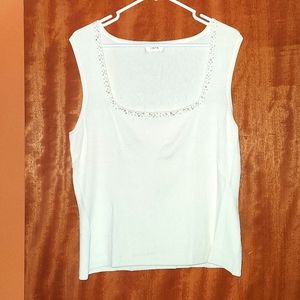 PRETTY SLEEVELESS SWEATER